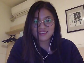 Ein heißer Skype-Striptease von einem hübschen Mädchen aus Shenyang